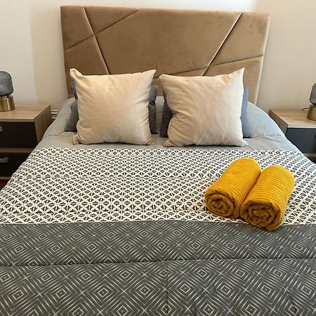 Garden Campo De Ourique Guest House - Hostel Lisboa Dış mekan fotoğraf