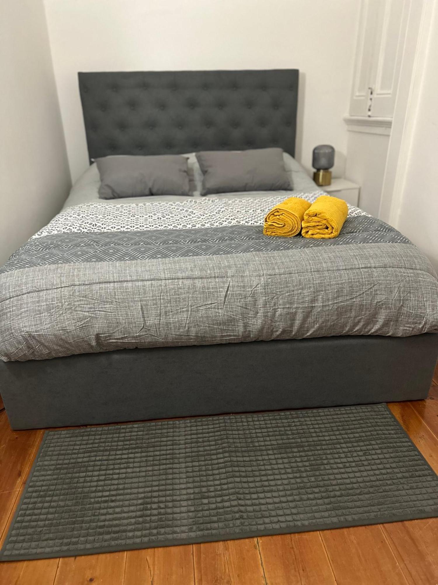 Garden Campo De Ourique Guest House - Hostel Lisboa Dış mekan fotoğraf