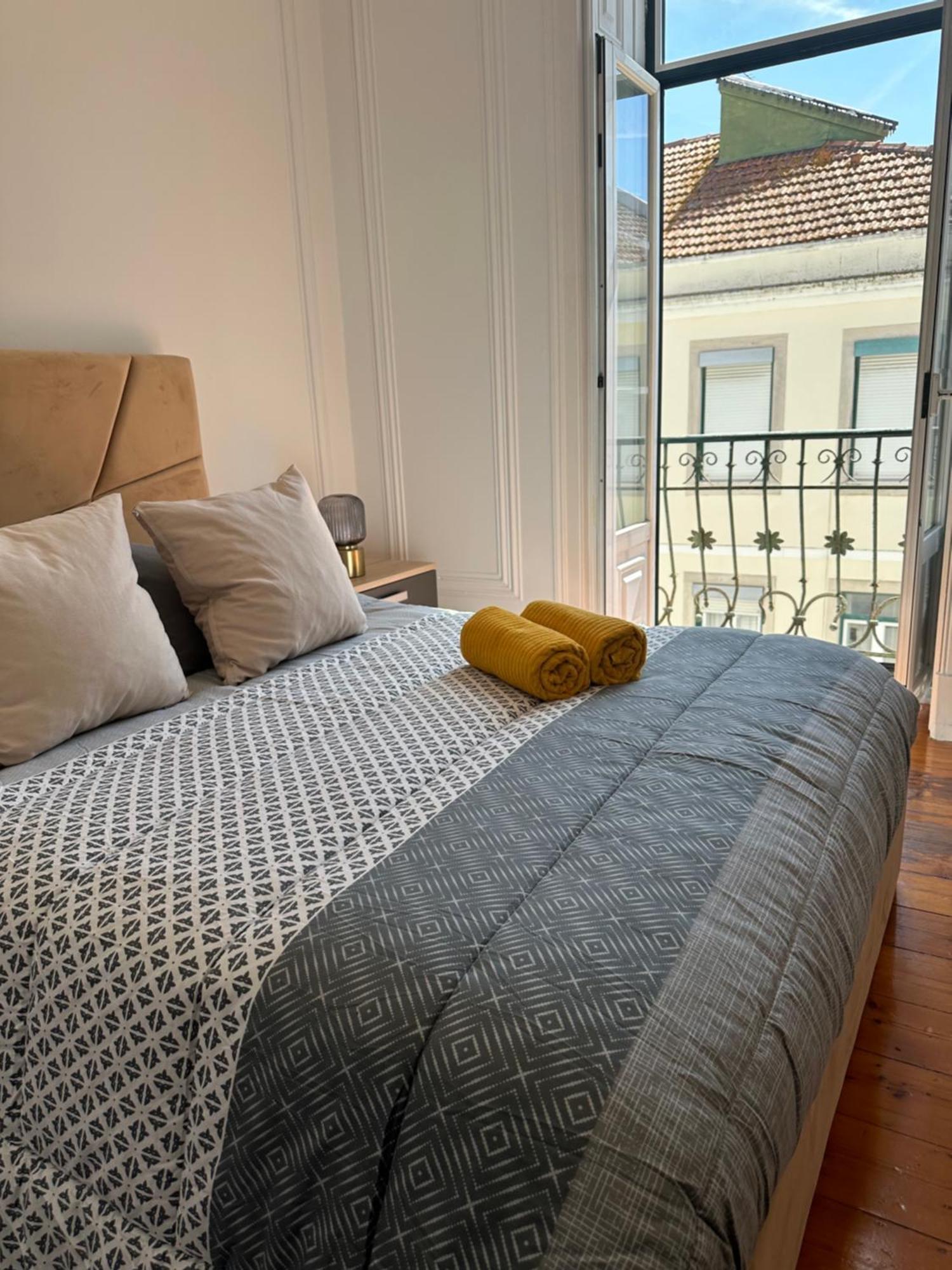 Garden Campo De Ourique Guest House - Hostel Lisboa Dış mekan fotoğraf
