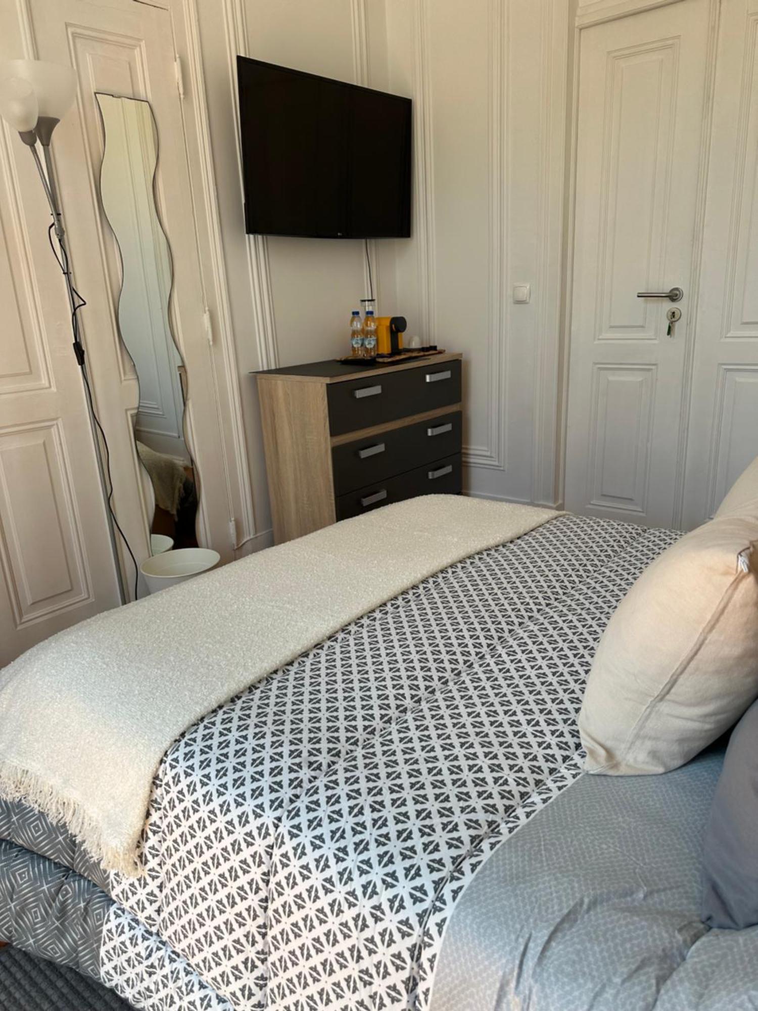 Garden Campo De Ourique Guest House - Hostel Lisboa Dış mekan fotoğraf