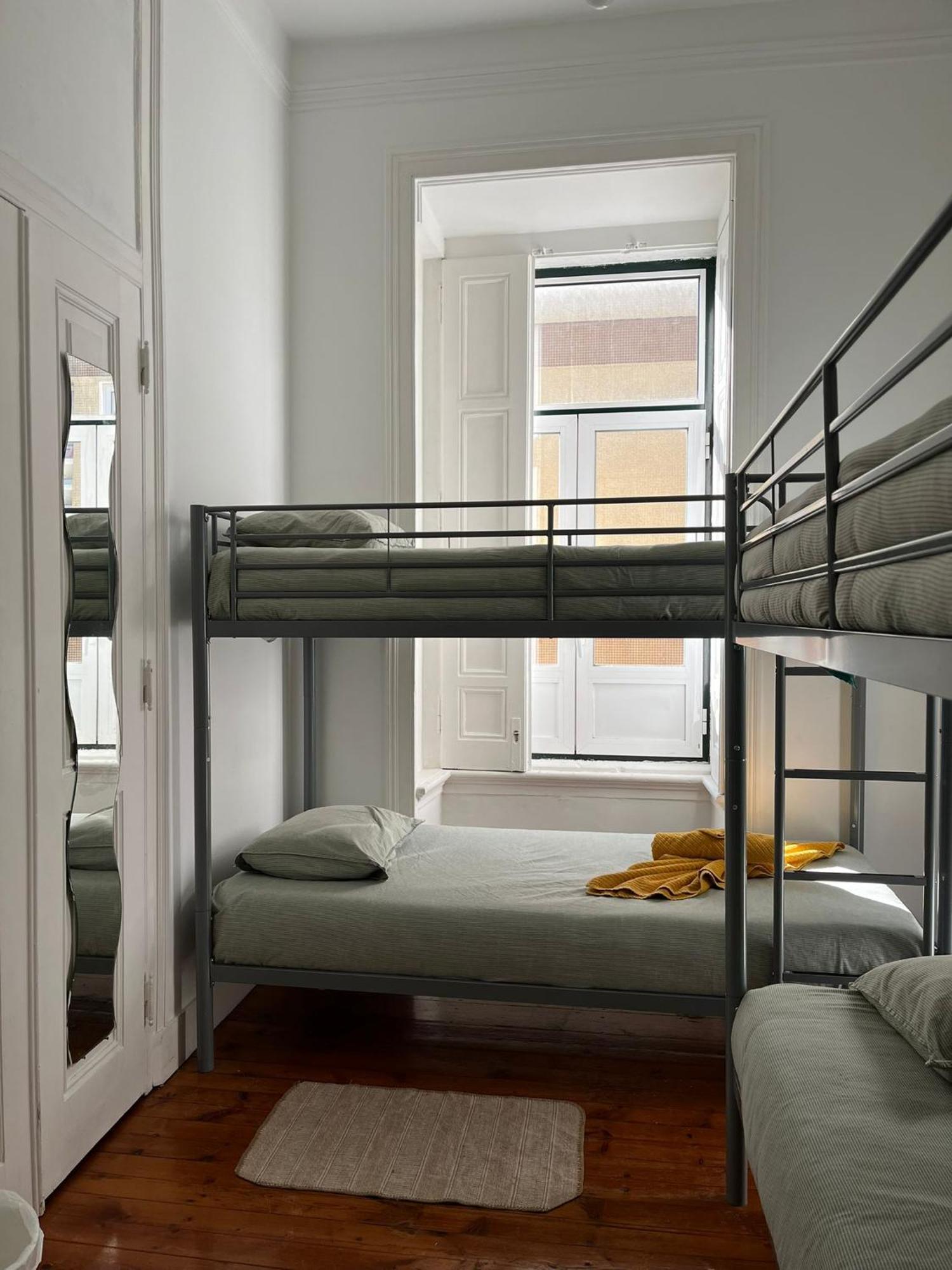 Garden Campo De Ourique Guest House - Hostel Lisboa Dış mekan fotoğraf