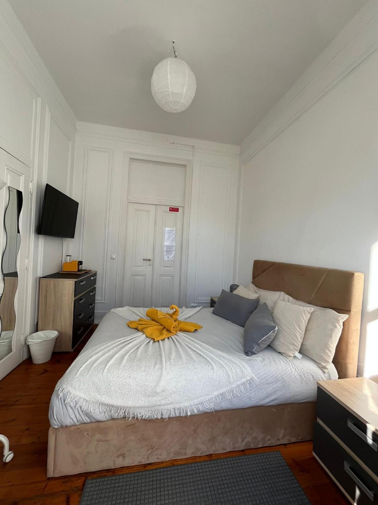 Garden Campo De Ourique Guest House - Hostel Lisboa Dış mekan fotoğraf