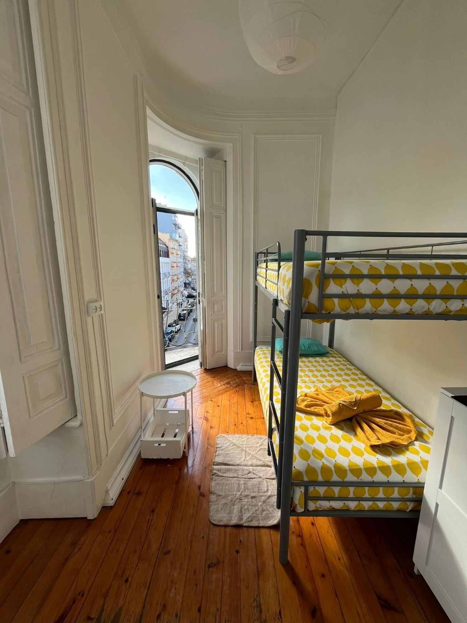 Garden Campo De Ourique Guest House - Hostel Lisboa Dış mekan fotoğraf